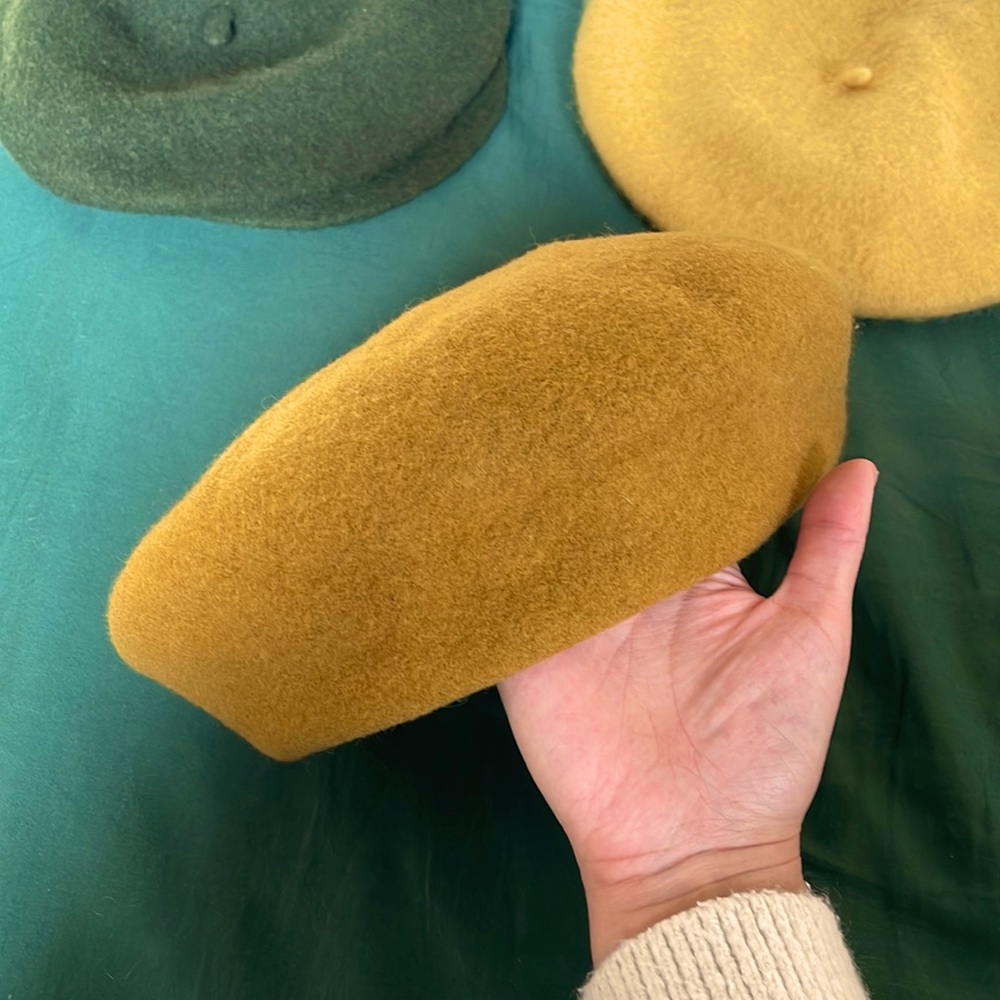 Uniqlo wool beret hat